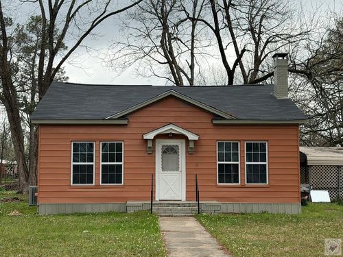 105 N Merrill St, New Boston, TX, 75570-2813 | Card Image