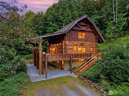 5931 290th Ave Se, Issaquah, WA, 98027-8840 | Card Image