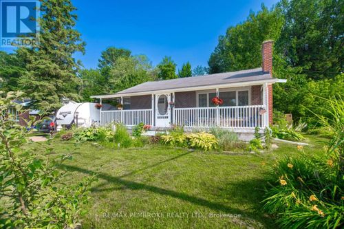 2 White St, Petawawa, ON, K8H1Z6 | Card Image