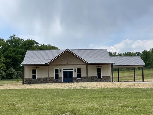 682 E Piney Rd, Dickson, TN, 37055-3928 | Card Image