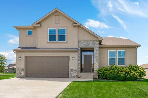 1524 N 156th St, Basehor, KS, 66007-8704 | Card Image