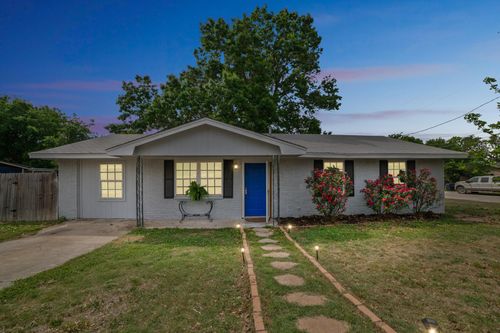 801 E Johnson St, Burnet, TX, 78611-2658 | Card Image