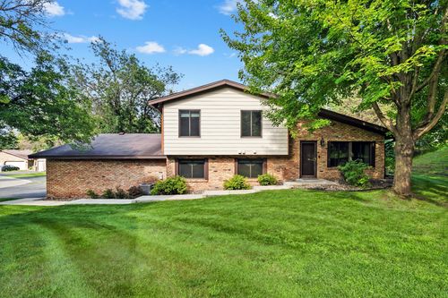 1095 Weston Ln N, Plymouth, MN, 55447-3601 | Card Image