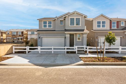 3020 N Hickory St, Visalia, CA, 93291-7644 | Card Image