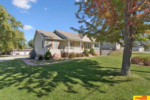 620 Ridgeland Ave, Fremont, NE, 68025-9116 | Card Image