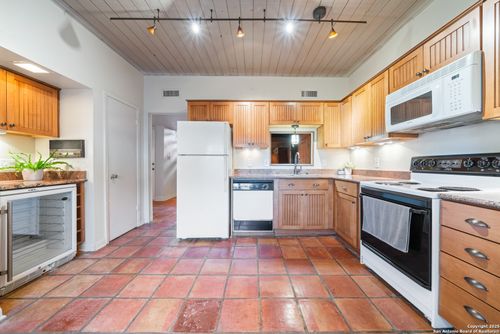 apt-b14-3102 Eisenhauer Rd, San Antonio, TX, 78209-3504 | Card Image