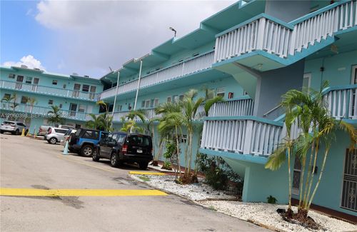 351-1501 Ne Miami Gardens Drive, Miami, FL, 33179 | Card Image
