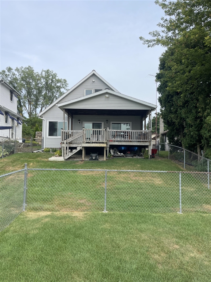 Ackerson Lake Dr, Jackson, MI 49201