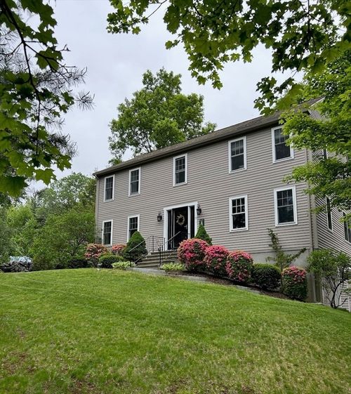 73 Maynard St, Northborough, MA, 01532-1109 | Card Image