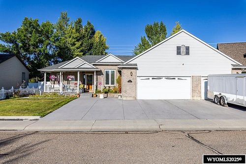 916 Peachwood Dr, Rock Springs, WY, 82901-4494 | Card Image