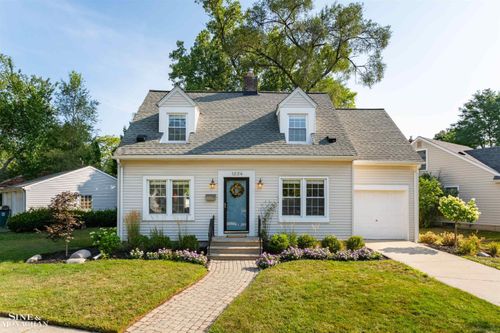 1224 Mayfield Dr, Royal Oak, MI, 48067-1180 | Card Image