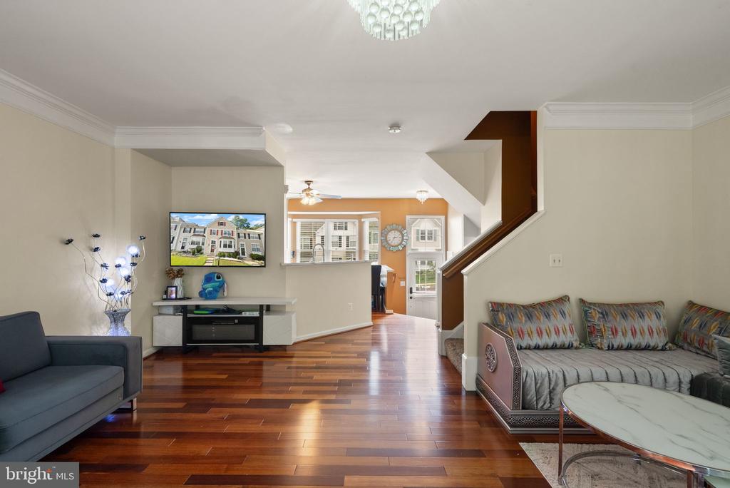 Residential in WOODBRIDGE 4