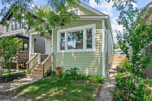 4842 W Warwick Avenue, Chicago, IL, 60641 | Card Image