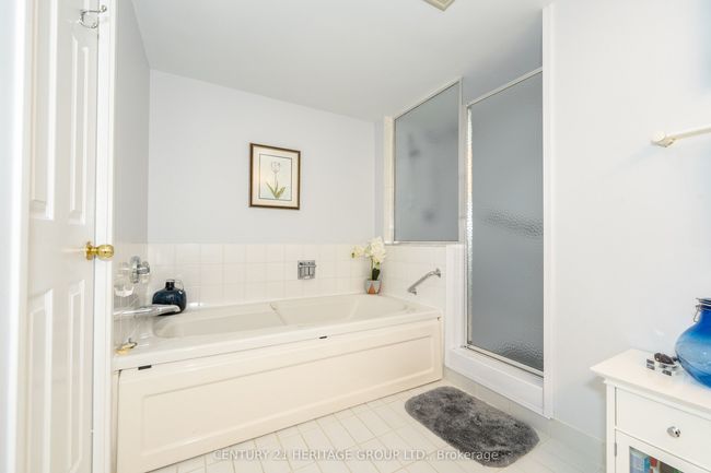 1520 - 32 Clarissa Dr, Condo with 2 bedrooms, 2 bathrooms and 2 parking in Richmond Hill ON | Image 22