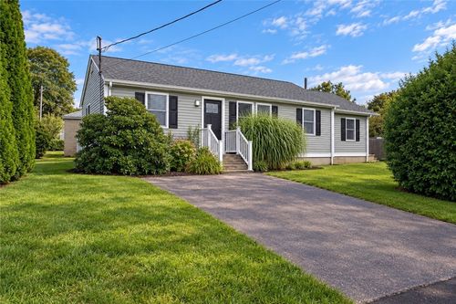 3 Pauline St, Westerly, RI, 02891-1646 | Card Image