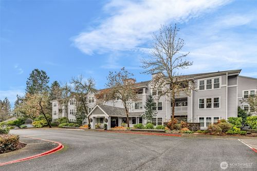 apt-211-3941 226th Pl Se, Issaquah, WA, 98029-7287 | Card Image