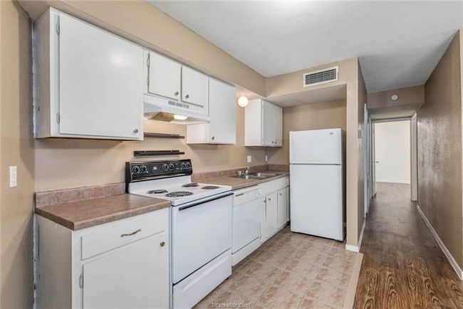 APT-25 - 3900 Old College Rd, Townhouse with 2 bedrooms, 1 bathrooms and null parking in Bryan TX | Image 4