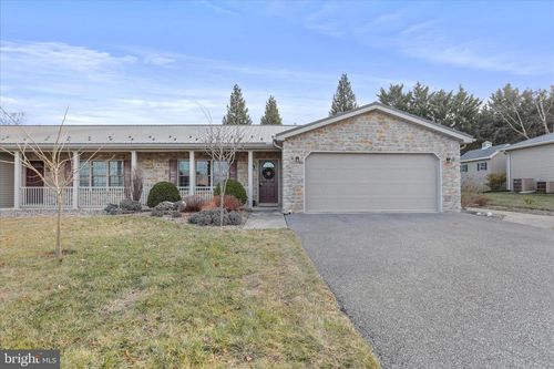 11400 Nicole Dr, GREENCASTLE, PA, 17225-8480 | Card Image