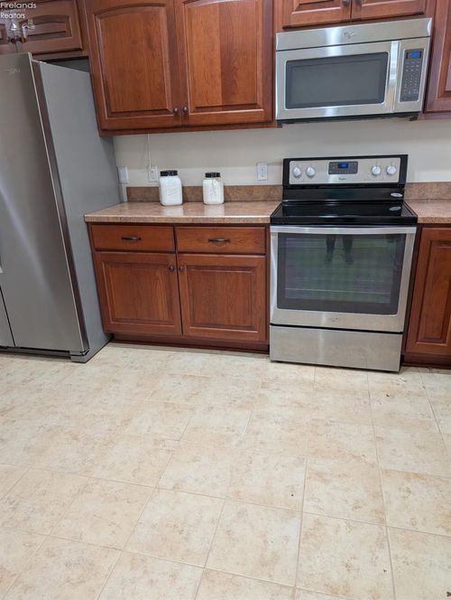 3912 Coventry Ln, Huron, OH, 44839-2170 | Card Image