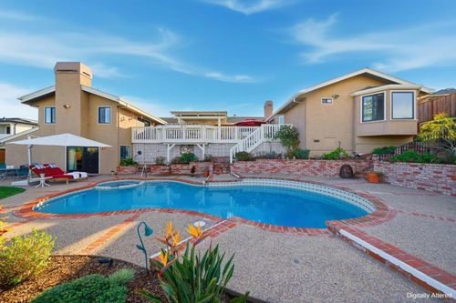 733 Temescal Way, Emerald Hills, CA, 94062-4031 | Card Image