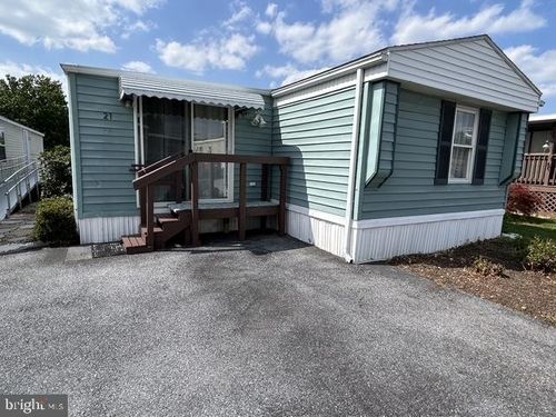 21 S Green Acres Cir, Akron, PA, 17501-1484 | Card Image