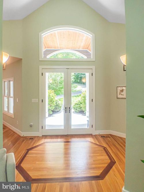 32 Towhee Ct, NELLYSFORD, VA, 22958-9526 | Card Image