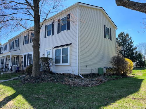 1200 Marseille Ct, Rochester Hills, MI, 48307-3035 | Card Image
