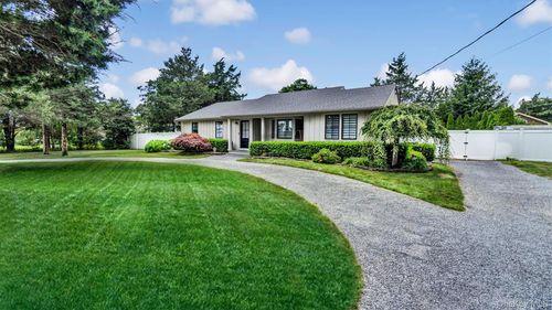 28 Alanson Ln, Hampton Bays, NY, 11946-3228 | Card Image