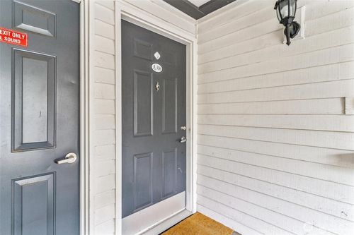 a306-15415 35th Ave W, Lynnwood, WA, 98087-8461 | Card Image