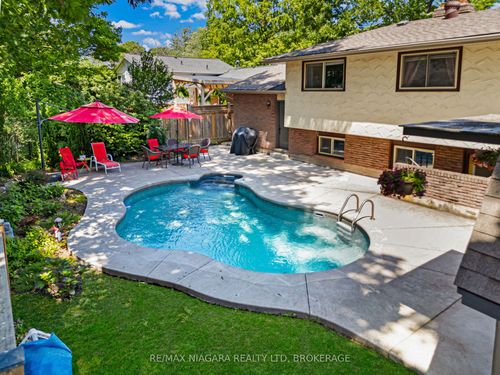 2581 Lepp Ave, Niagara Falls, ON, L2J2B9 | Card Image