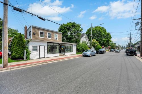 425 Lake Ave, Saint James, NY, 11780-2207 | Card Image
