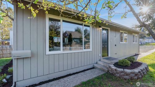 2520 Chestnut Street, Everett, WA, 98201 | Card Image