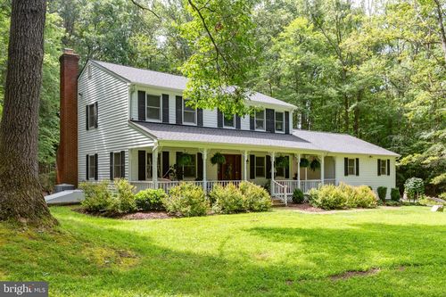 10201 Jaydee Blvd, Fairfax Station, VA, 22039-2507 | Card Image