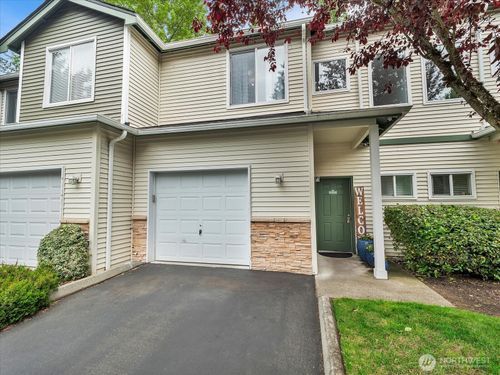 c102-12530 Admiralty Way, Everett, WA, 98204 | Card Image
