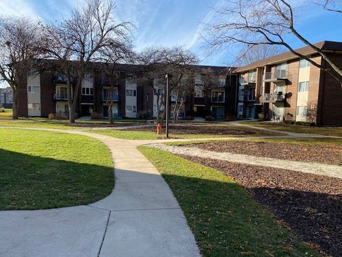 a3-5s066 Pebblewood Ln, Naperville, IL, 60563-1821 | Card Image