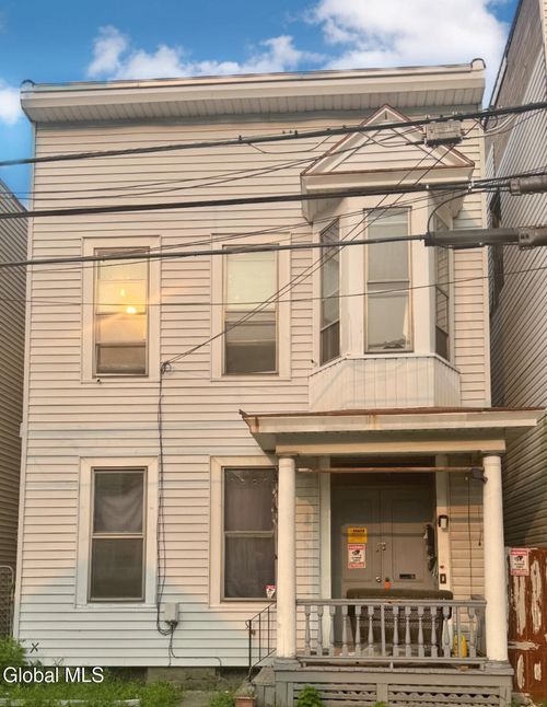 172 Congress St, Cohoes, NY, 12047-4502 | Card Image