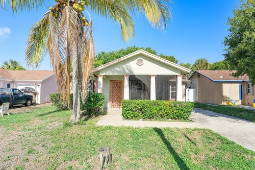 1135 Freshwater Lakes Dr, West Palm Beach, FL, 33401-3240 | Card Image