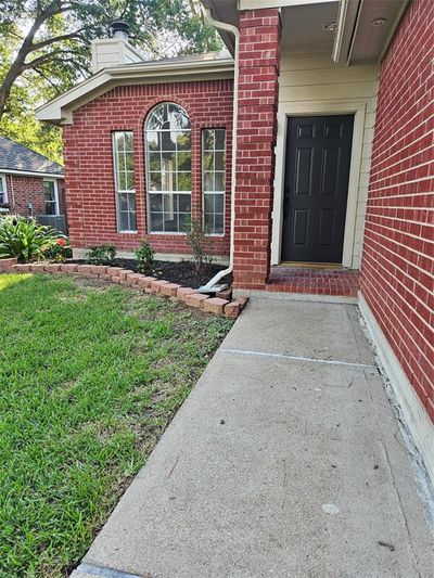 323 Paradise Lane, House other with 3 bedrooms, 2 bathrooms and null parking in Montgomery TX | Image 2