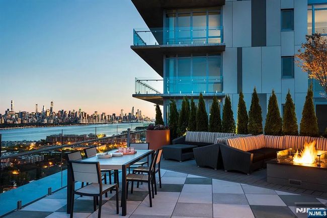 320 Adolphus Ave, Condo with 3 bedrooms, 4 bathrooms and null parking in Cliffside Park NJ | Image 34