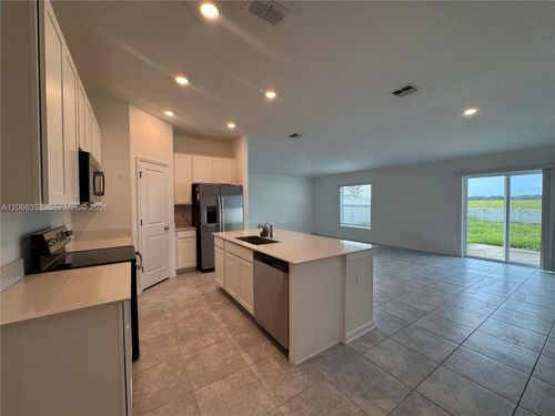640 Daring Dr, DAVENPORT, FL, 33837-2108 | Card Image