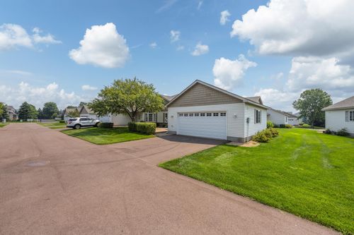 101 Bridgewater Trl, HUDSON, WI, 54016-7781 | Card Image
