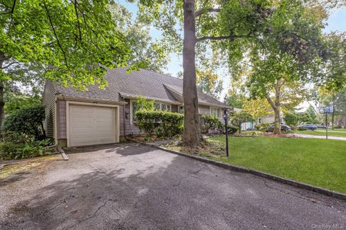 34 Midland Rd, Roslyn Heights, NY, 11577-1415 | Card Image