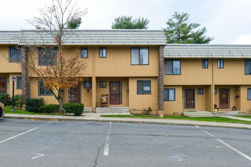 7-7 Willow Ct, Cromwell, CT, 06416-1737 | Card Image
