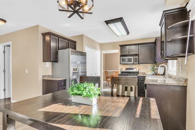 460 Sunnyside Ave, House other with 3 bedrooms, 3 bathrooms and 2 parking in Gurnee IL | Image 13