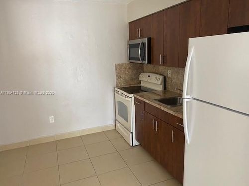 apt-4-627 Sw 3rd St, Miami, FL, 33130-2337 | Card Image