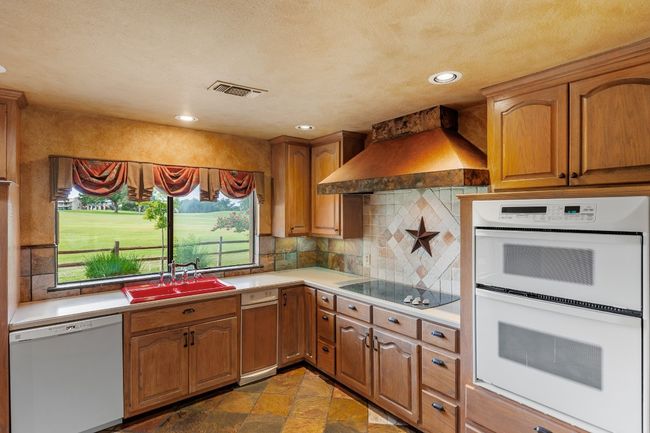 KITCHEN | Image 14