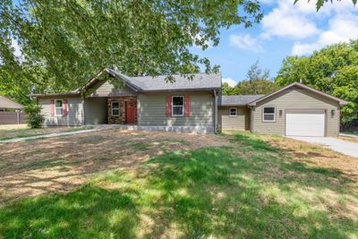 143 School Rd, House other with 3 bedrooms, 2 bathrooms and null parking in Vanleer TN | Image 2