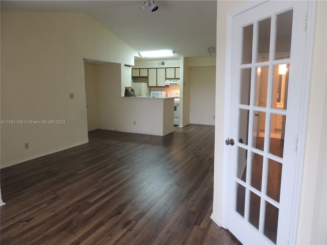 APT-4304 - 2846 S University Dr, Condo with 1 bedrooms, 1 bathrooms and null parking in Davie FL | Image 6