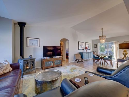 5643 Curtis Pl, Sechelt, BC, V7Z0R9 | Card Image