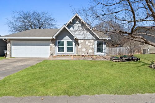 5323 Vista Run Dr, San Antonio, TX, 78247-4685 | Card Image